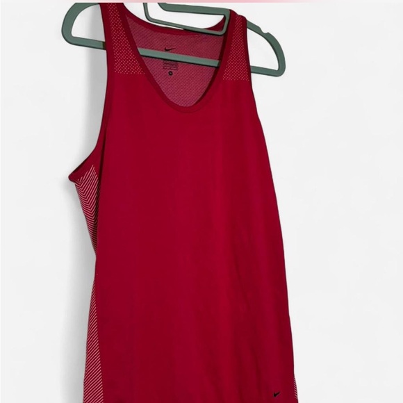 Nike Women's pink tri-fit tank top size M - Picture 2 of 4